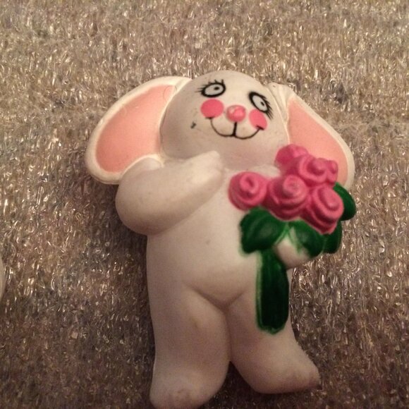 EASTER - 1980s CLAY ART Bunnykins Pins (set of 3) - Picture 4 of 7